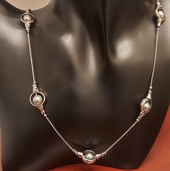 Silver tone and faux pearl long necklace - Picture 1 of 11